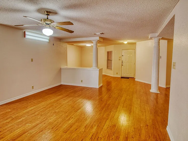 13911 Edge Point Dr — Photo 8