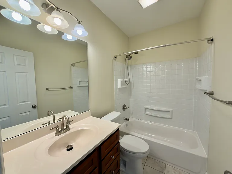 814 Main St #2B — Photo 5