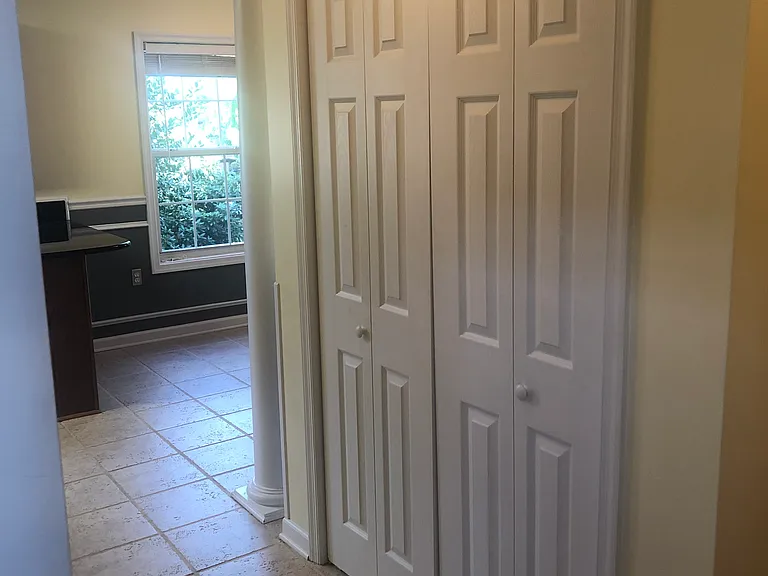108 Suffolk Cir — Photo 7