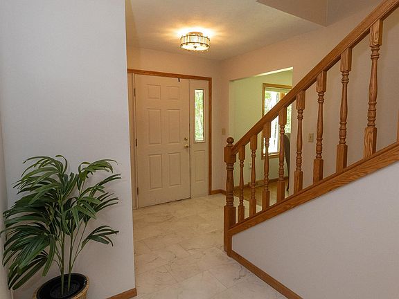 5th image of 935 Orianna Dr