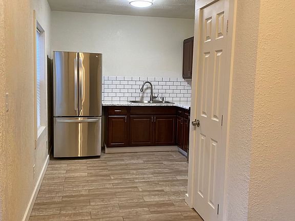 3rd image of 639 16th St #1
