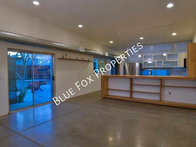 1150 E 15th St — Photo 9