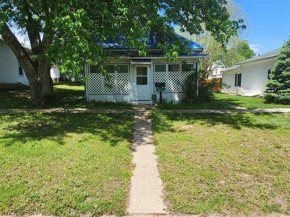 344 W 8th St, Horton, KS 66439