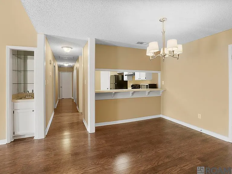 8500 Bluebonnet Blvd #22 — Photo 2