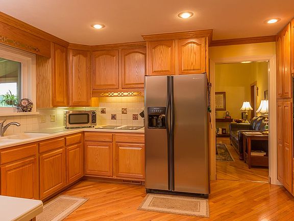 5th image of 1845 Seven Oaks Dr