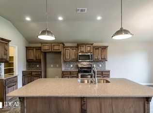 10421 NW 35th St, Yukon, OK 73099