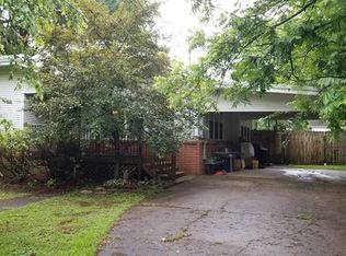 122 E Poplar St, Clarksville, AR 72830