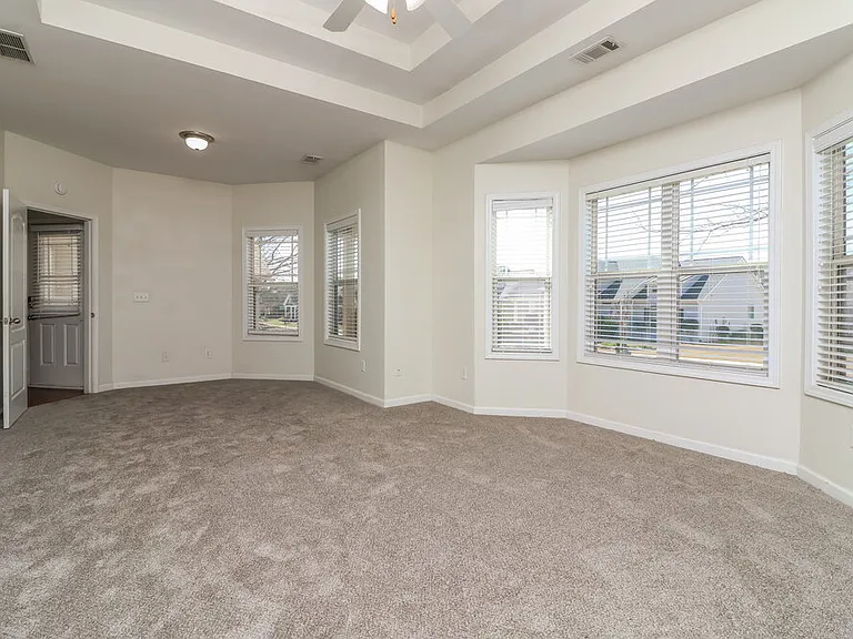 92 Majestic Dr — Photo 11