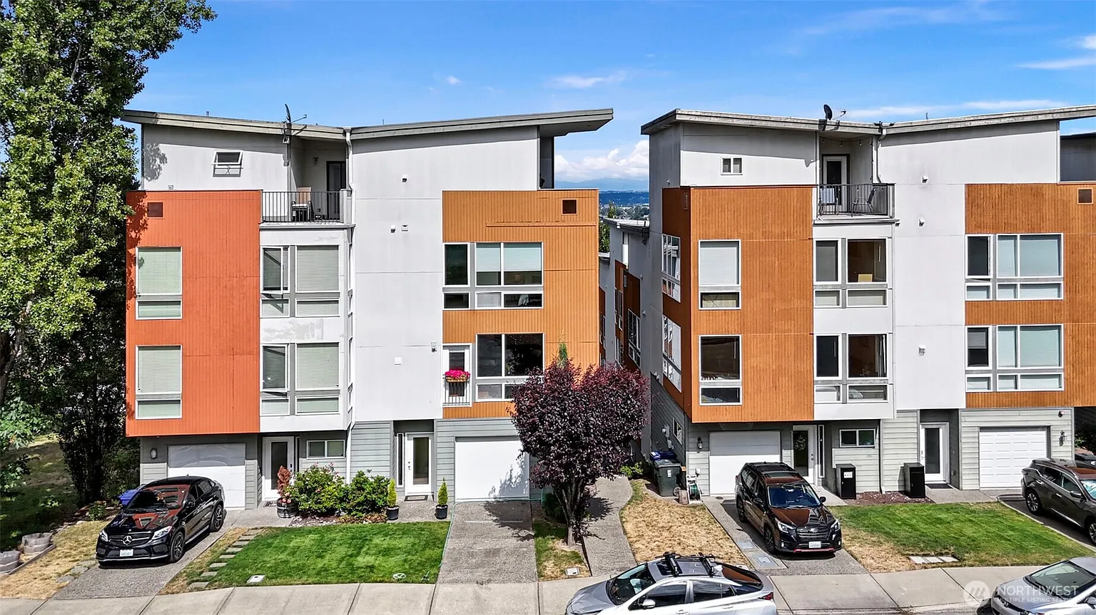 2349 S Yakima Avenue photo 1