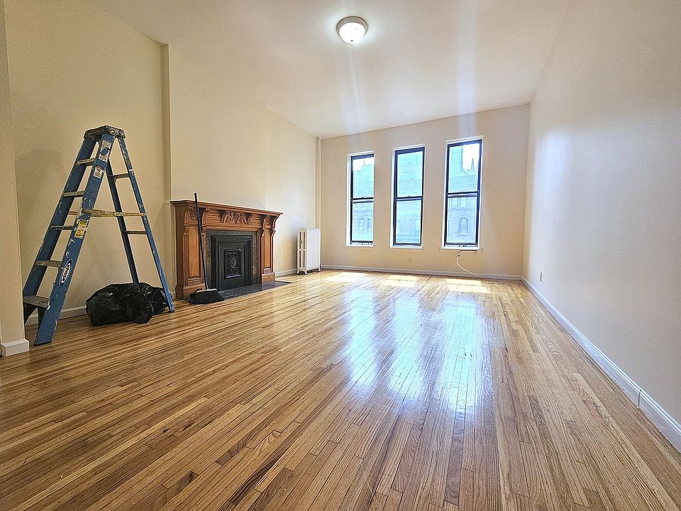 1st image of 147 W 72nd St #3B