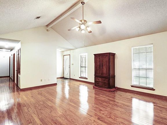 3rd image of 21131 Soell Dr