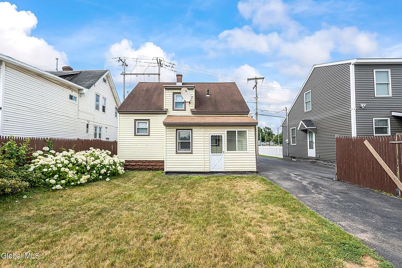 3rd image of 1633 Chrisler Avenue