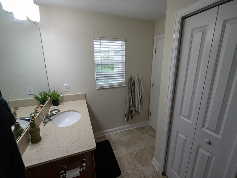 Upstairs | Bathroom