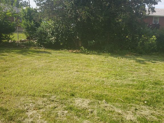 3rd image of 708 W Texas Ave