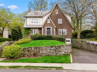 211 Pondfield Rd W, Bronxville, NY 10708