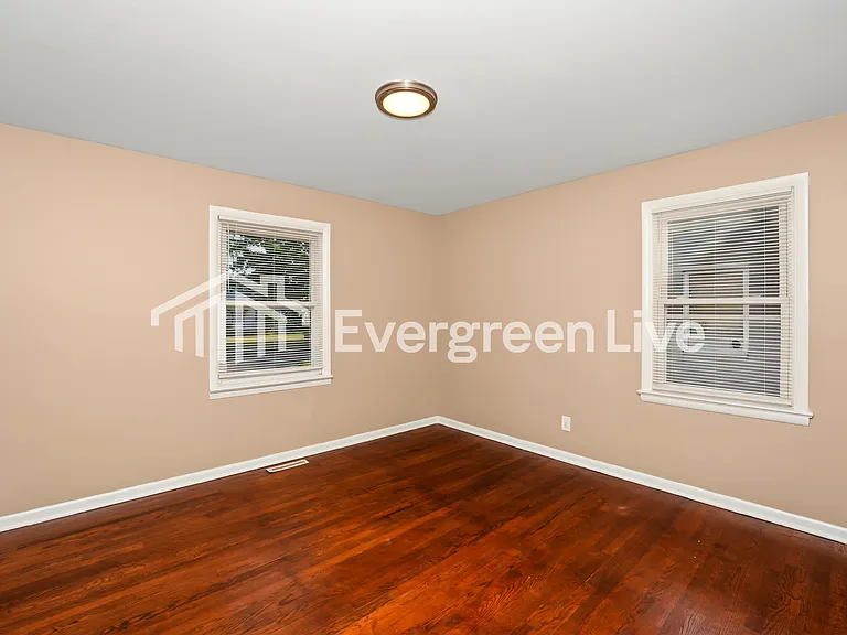 13762 Shady Oak Blvd — Photo 7