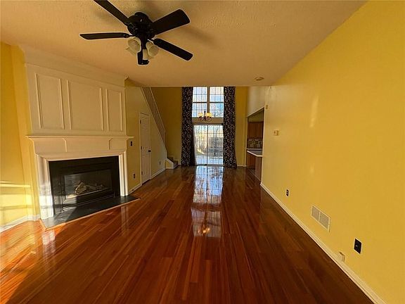 3rd image of 1607 Heyford Cir NW