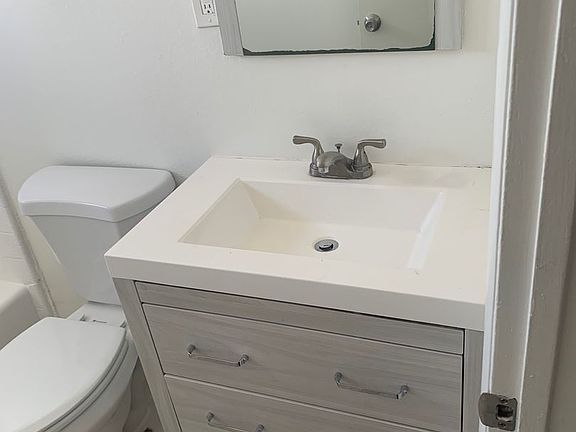 5th image of 1020 W 24th St #4