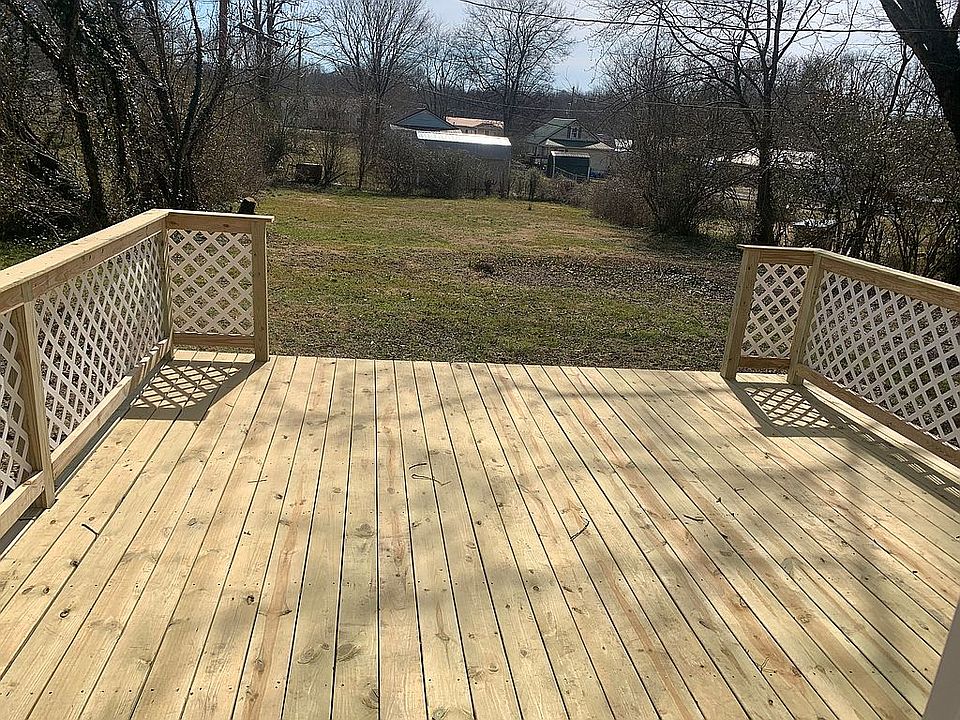2nd image of 4021 Moreland Cir