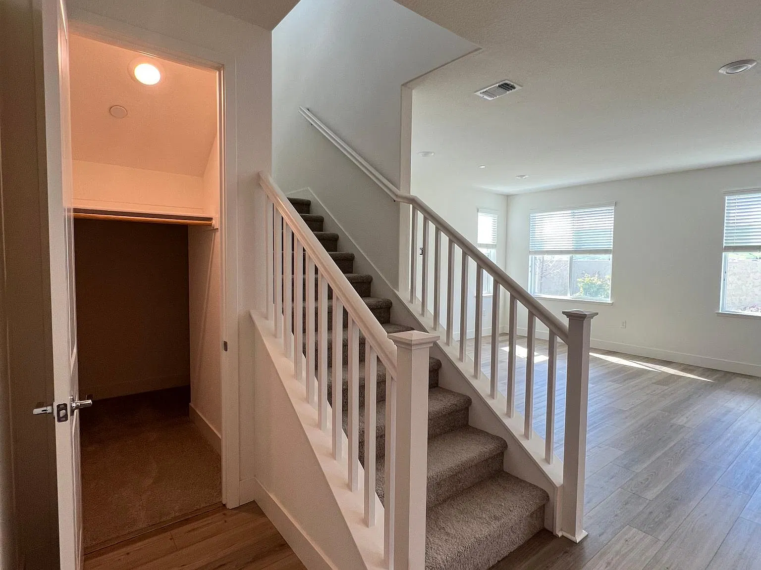 2466 Elan Dr — Photo 4