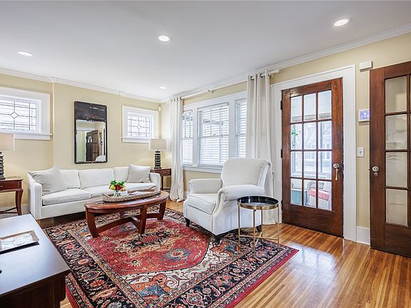 5th image of 214 Winbourne Rd