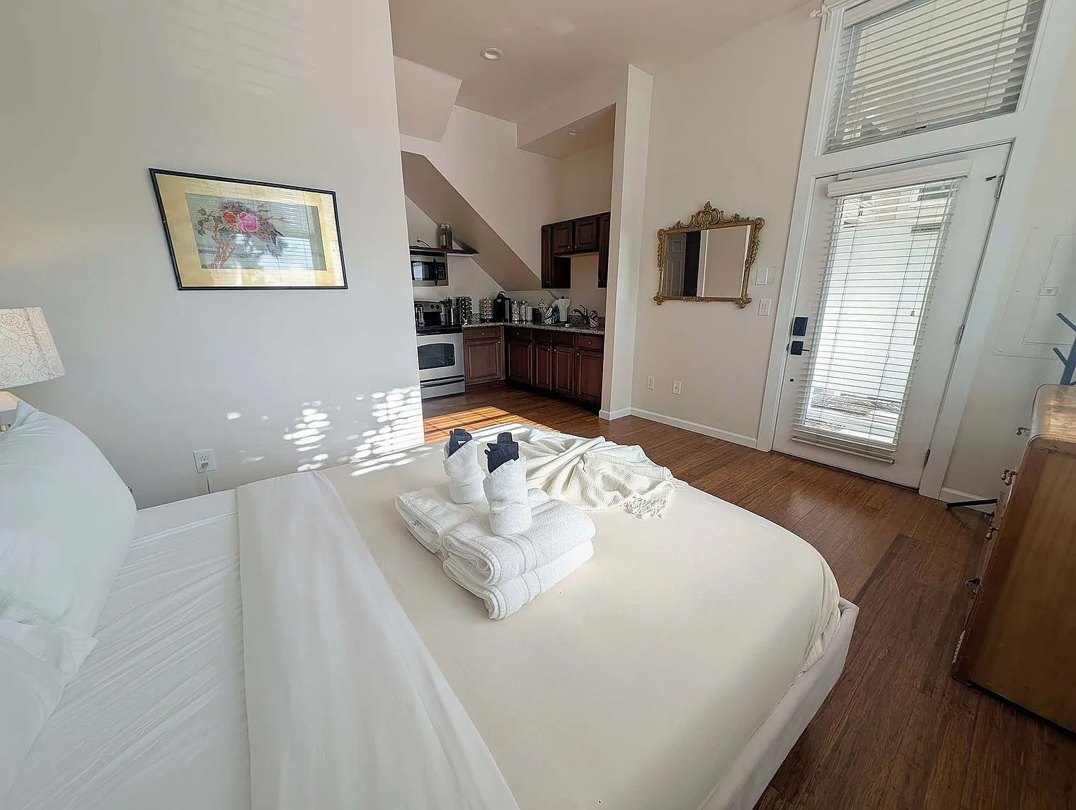 Studio, 1.0 bath, 290 sqft, $3,065 — Photo 3
