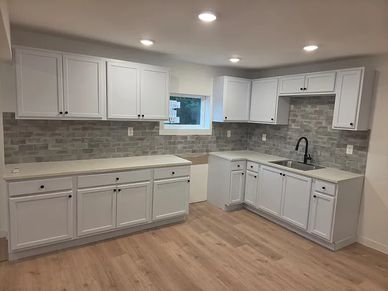 370 5th St NE — Photo 6