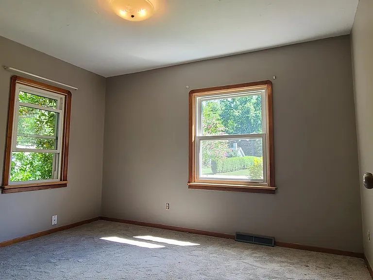 26600 Rose Rd — Photo 17