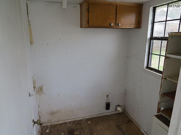4th image of 1608 Beverly Dr