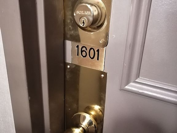 4th image of 40 Scollard St #1601