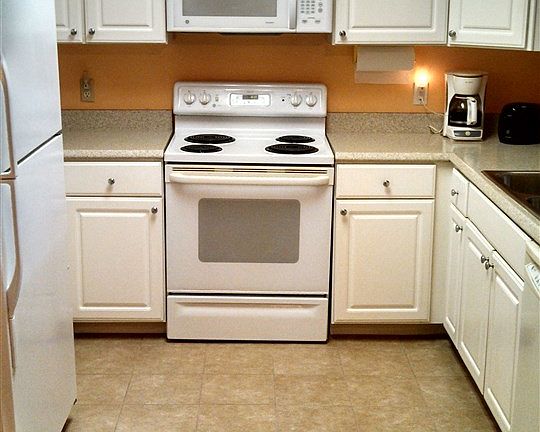 4th image of 225 Atlantis Cir Unit 203