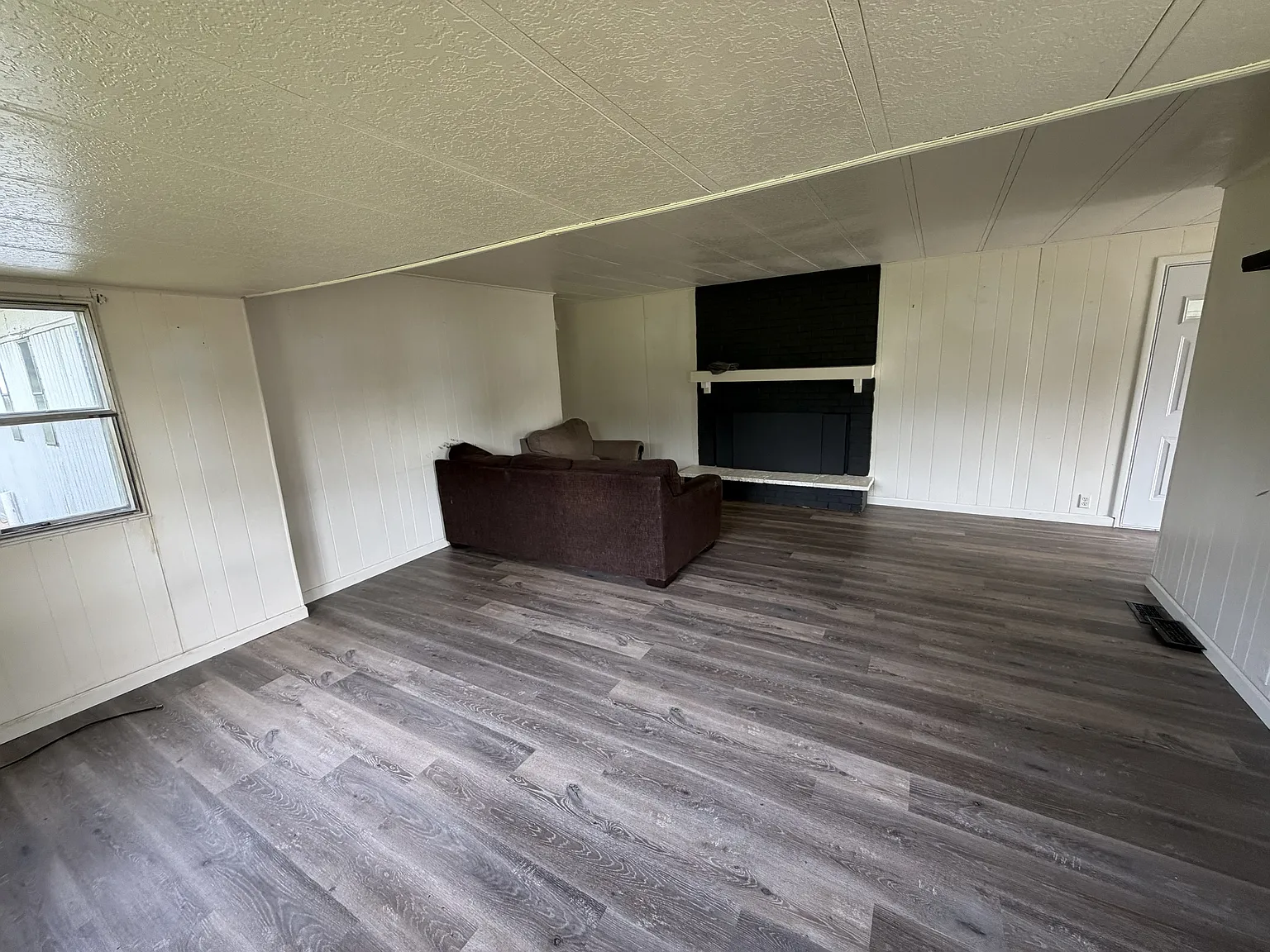 3 bed, 1.5 bath, 1290 sqft, $1,200 — Photo 4