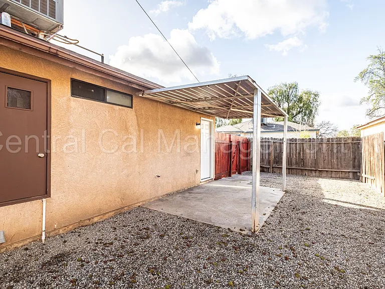 1905 McCray St — Photo 13