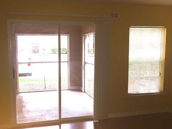 4th image of 5113 Park Central Dr Unit 714