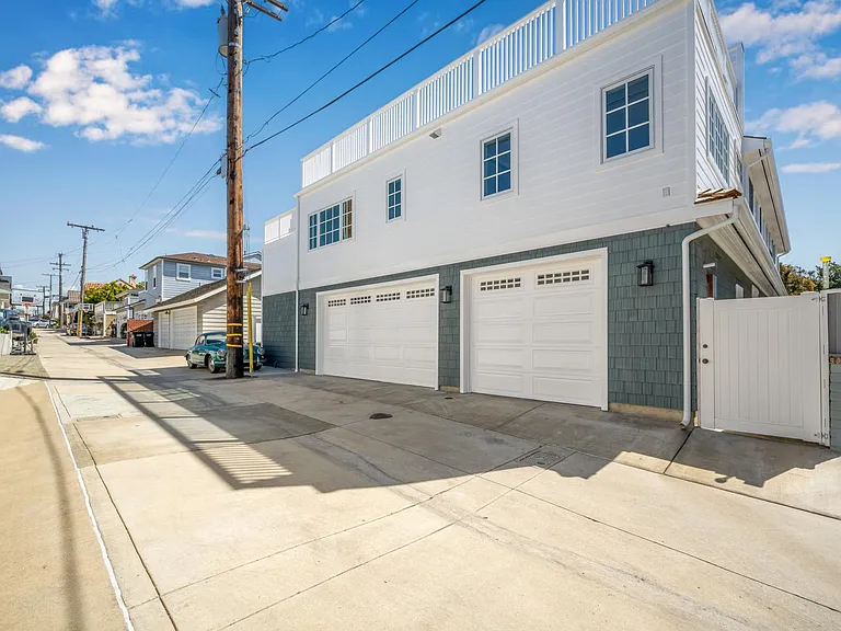 215 Poinsettia Ave #1/2 — Photo 40