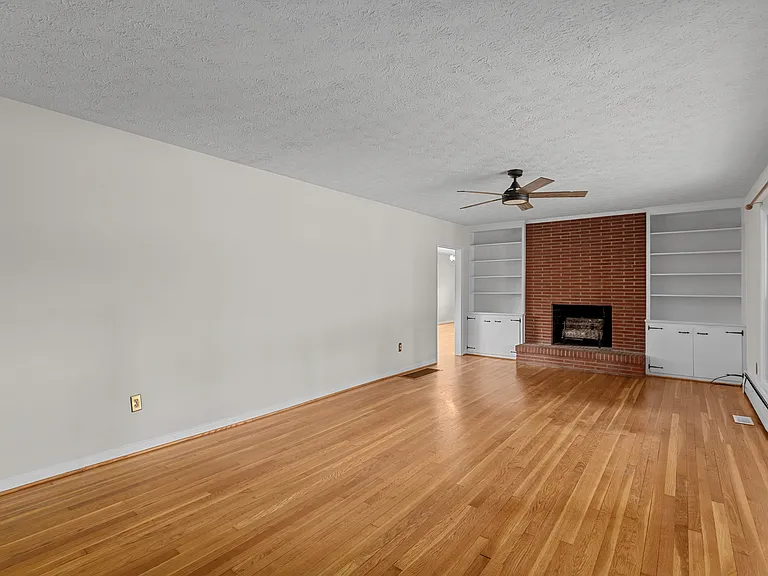373 Bonta Dr — Photo 6