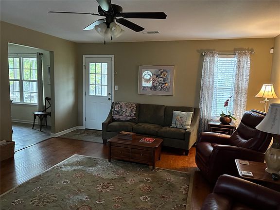 4th image of 713 Mulberry Dr