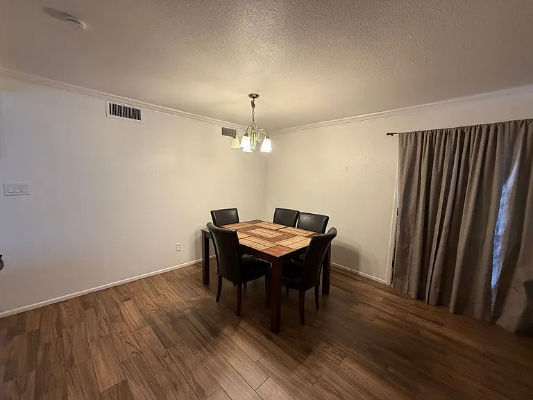 730 E 24th Pl — Photo 9