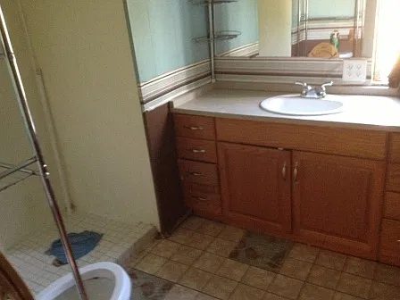 Bathroom w/ Standup shower