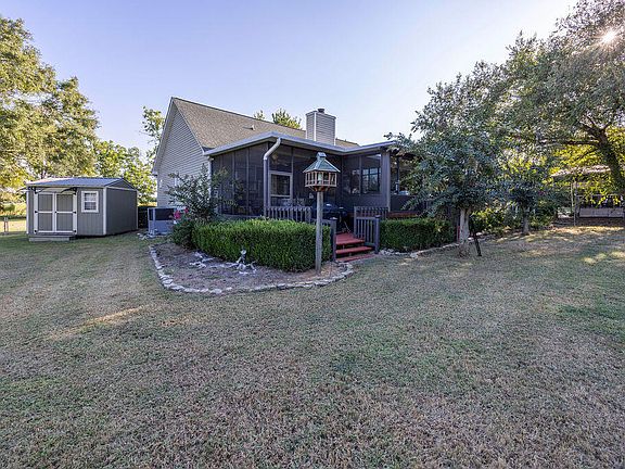 5th image of 22 James Dr