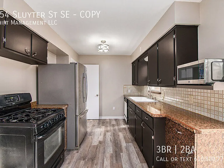 954 Sluyter St SE #COPY — Photo 3