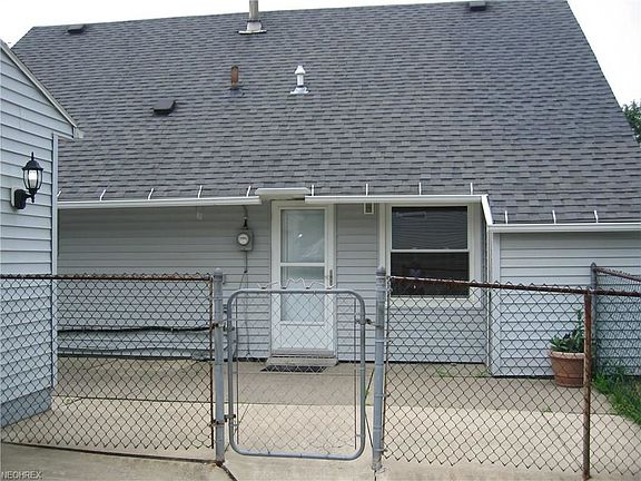 4th image of 2241 Sutton Dr