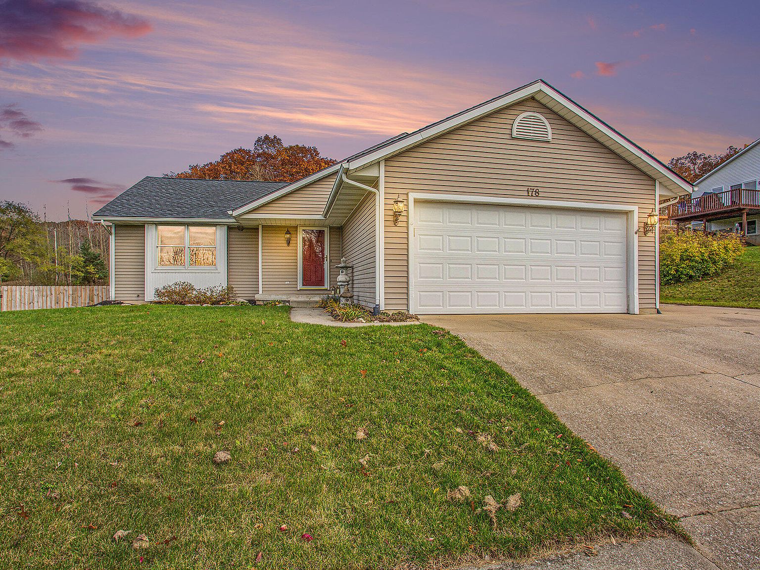 178 Hunters Trail Ct, Middleville, MI 49333 Zillow