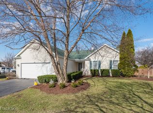 109 Country Ct, Bolingbrook, IL 60440