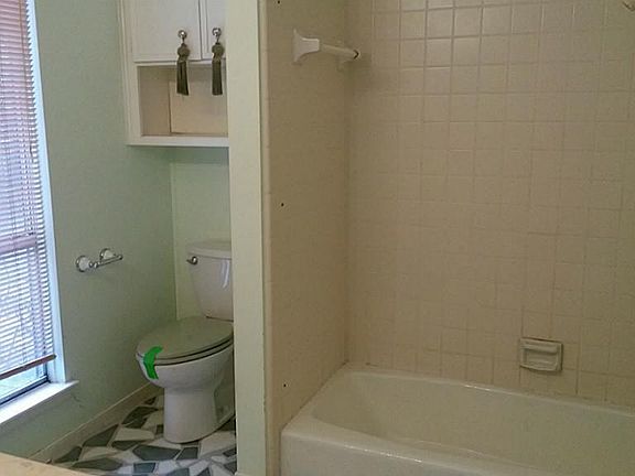 4th image of 15602 Creekhaven Dr