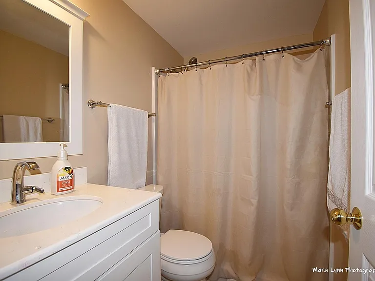 718 Viewpointe Dr — Photo 16