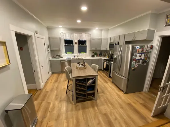 15 Maple Street, Bangor, ME 04401