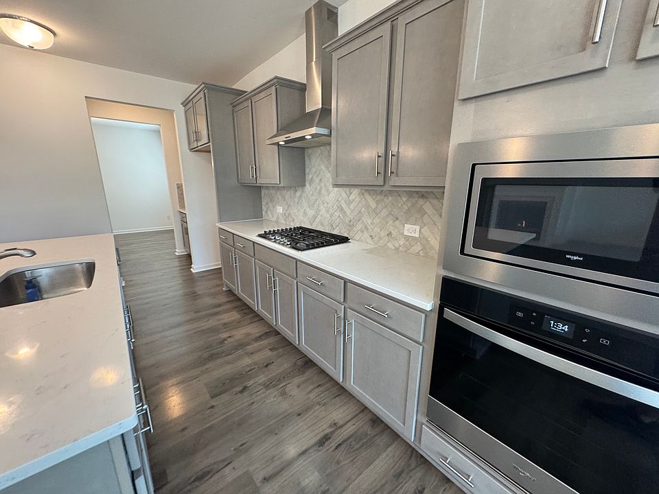 Built in wall convection oven and microwave