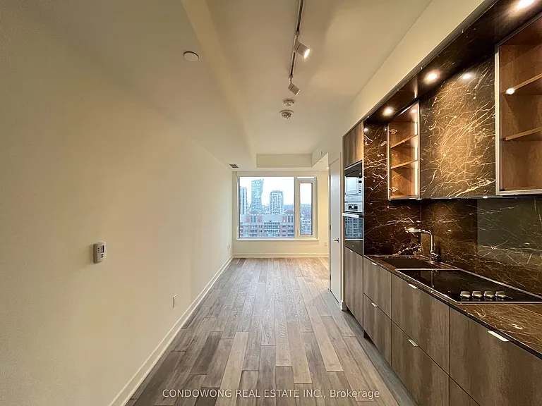 11 Yorkville Ave #1914 — Photo 3