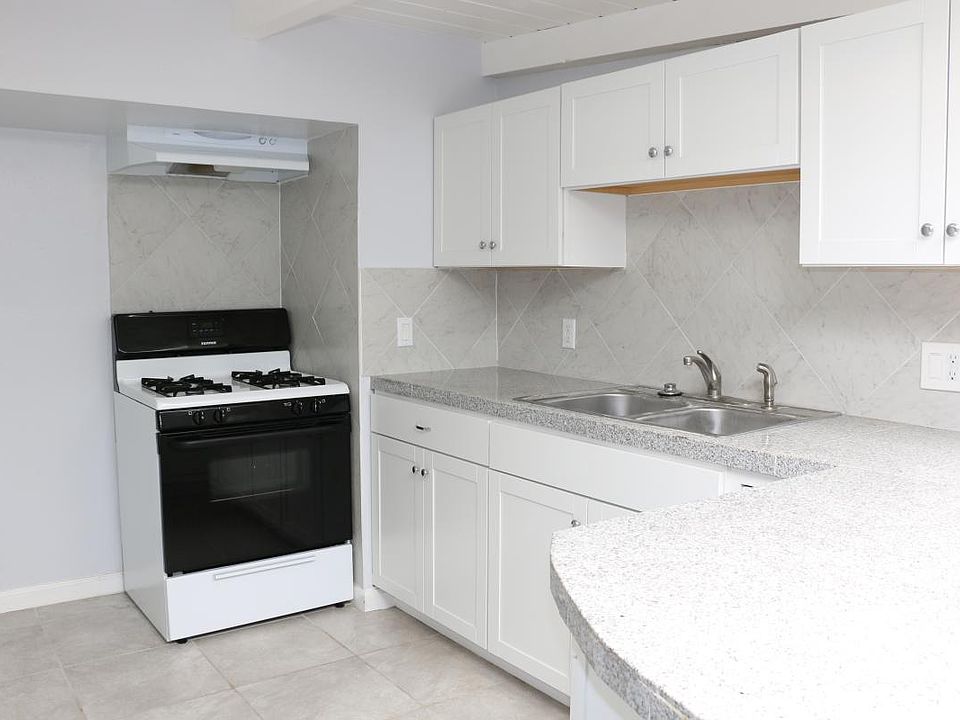 1st image of 219 Lado De Loma Dr #B